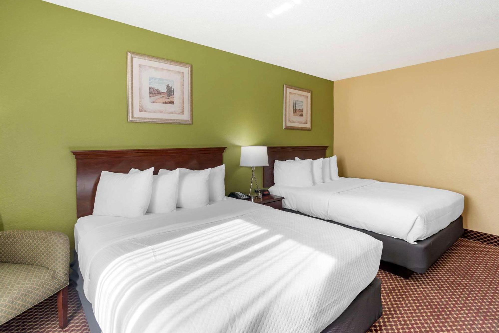 Quality Inn & Suites Bloomington University Area Εξωτερικό φωτογραφία
