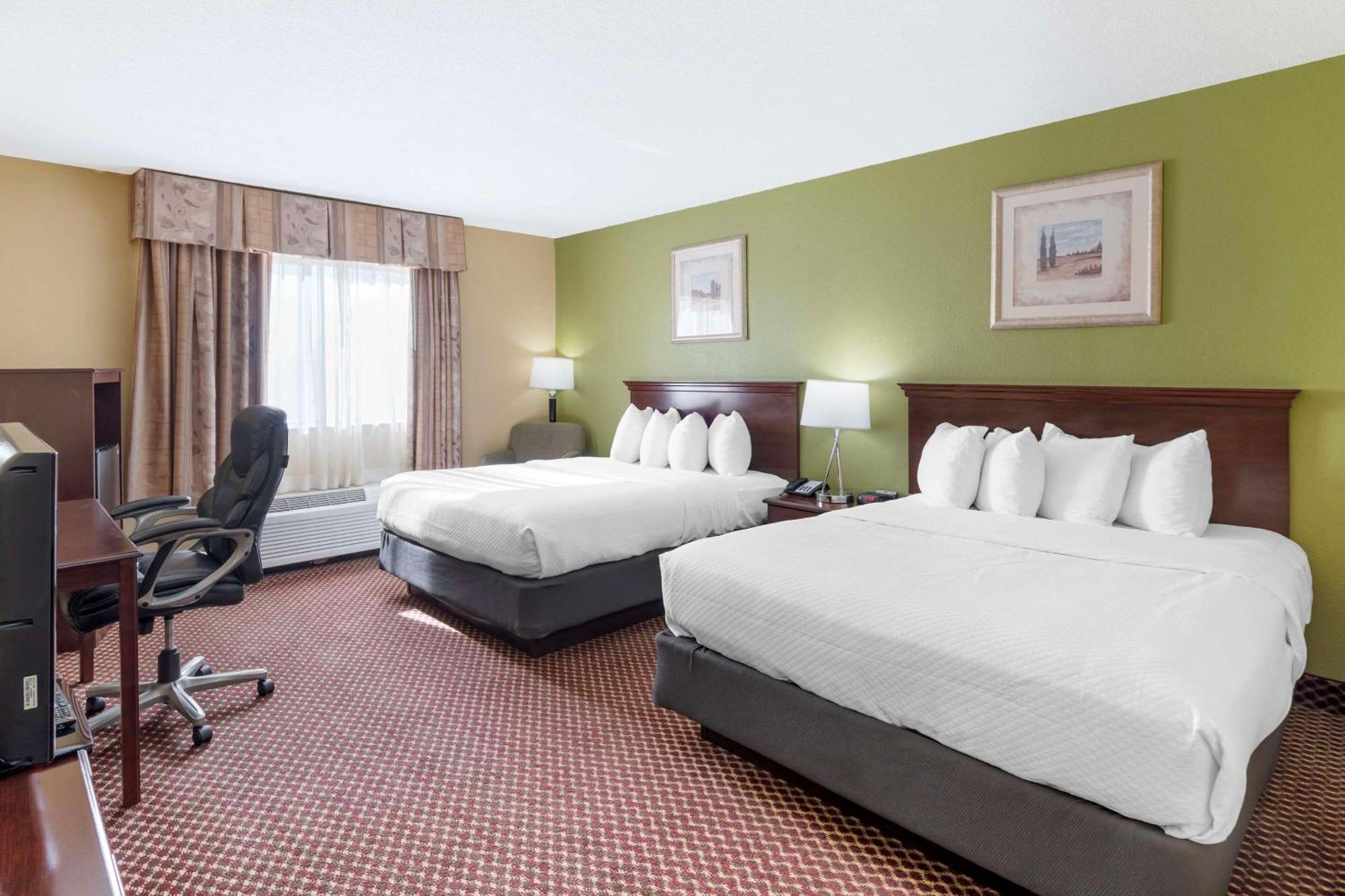 Quality Inn & Suites Bloomington University Area Εξωτερικό φωτογραφία