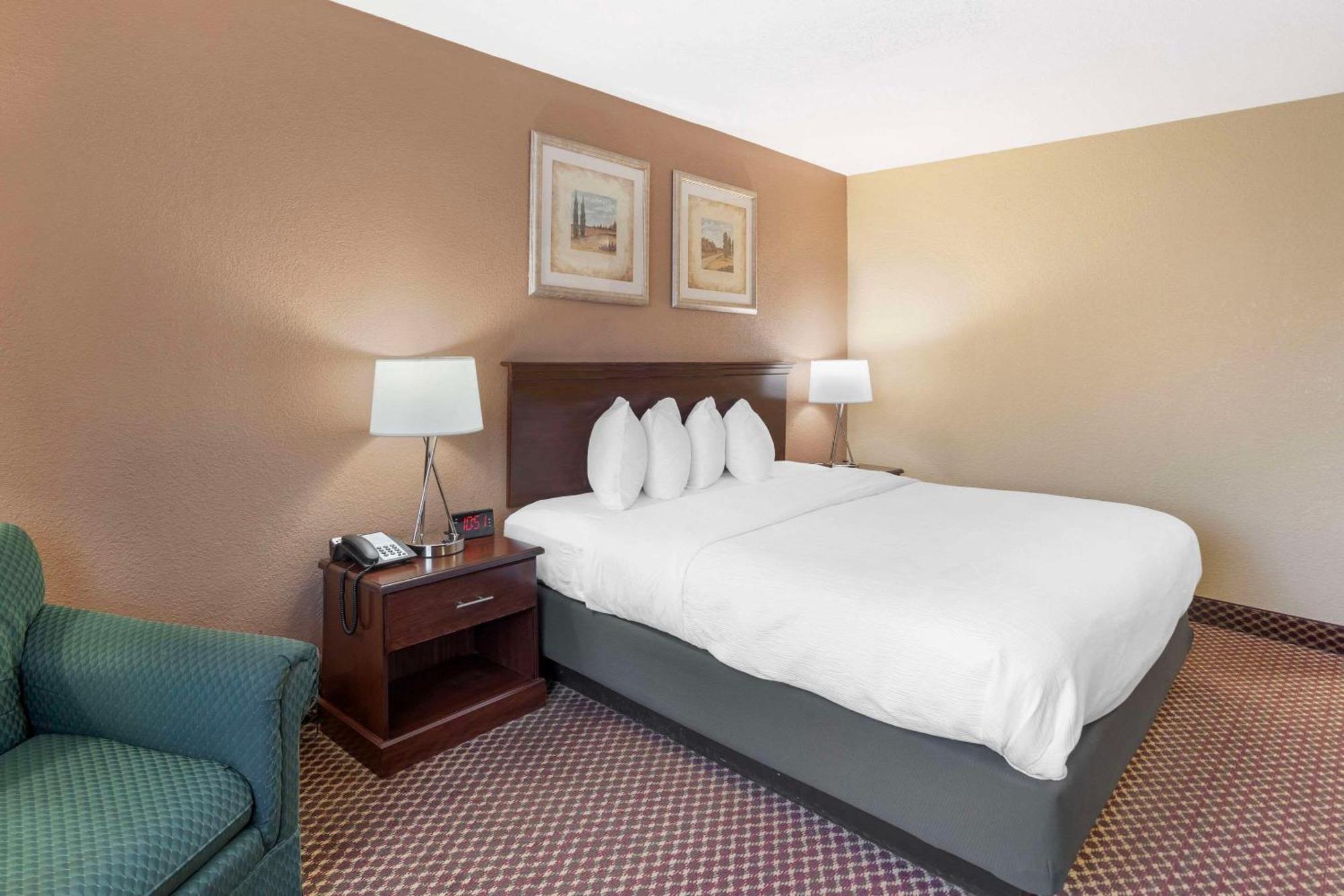 Quality Inn & Suites Bloomington University Area Εξωτερικό φωτογραφία
