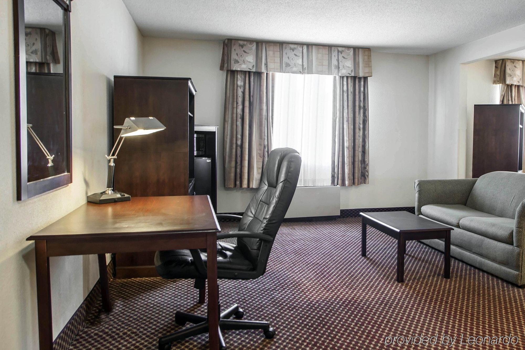 Quality Inn & Suites Bloomington University Area Εξωτερικό φωτογραφία